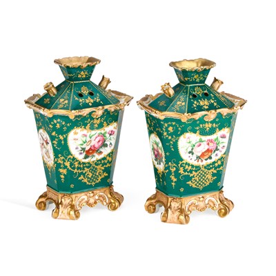 Lot A PAIR OF PARIS PORCELAIN POTPOURRI VASES AND COVERS