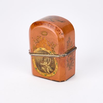 Lot 740 - AN 18TH CENTURY VERNIS MARTIN SCENT BOTTLE CASE