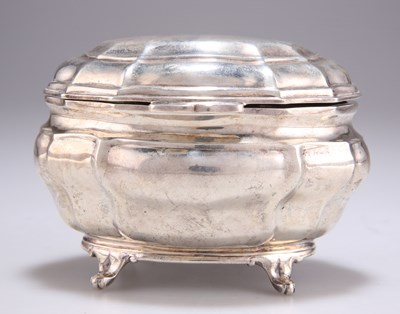 Lot 1357 - A VICTORIAN SILVER CADDY