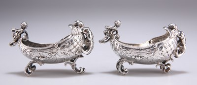 Lot 1073 - A PAIR OF LATE 19TH CENTURY CONTINENTAL SILVER BOWLS