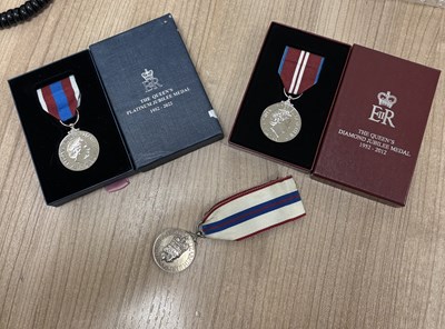 Lot 14 - THREE ELIZABETH II QUEEN'S JUBILEE MEDALS