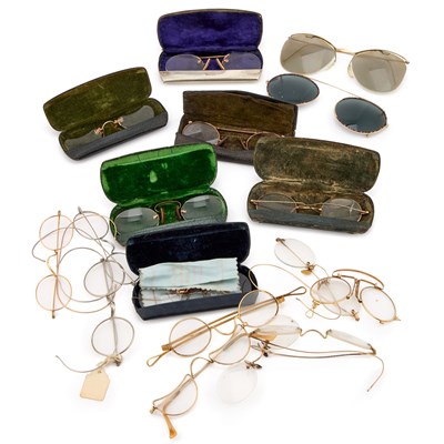 Lot 80 - A COLLECTION OF VINTAGE SPECTACLES AND SUNGLASSES