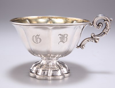 Lot 1055 - A FRENCH SILVER CUP