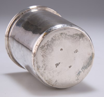 Lot 1036 - AN EARLY 19TH CENTURY RUSSIAN SILVER BEAKER