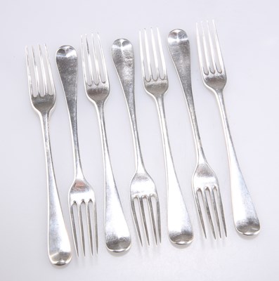 Lot 1215 - A SET OF SIX GEORGE III SILVER DESSERT FORKS AND AN ASSOCIATED FORK