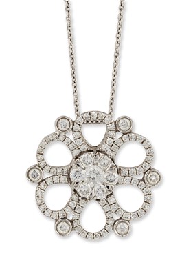 Lot 1538 - A DIAMOND CLUSTER PENDANT ON CHAIN