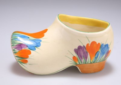 Lot 128 - A CLARICE CLIFF BIZARRE CROCUS PATTERN SABOT CLOG