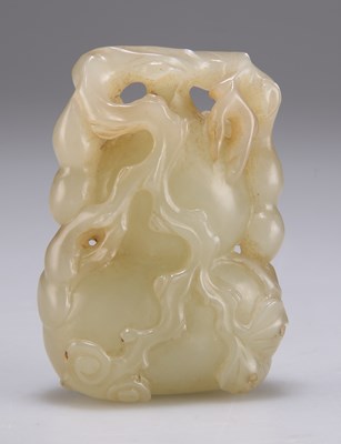 Lot 271 - A CARVED JADE DOUBLE GOURD