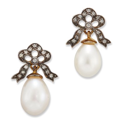 Lot 1452 - A PAIR OF CULTURED PEARL AND DIAMOND PENDANT EARRINGS