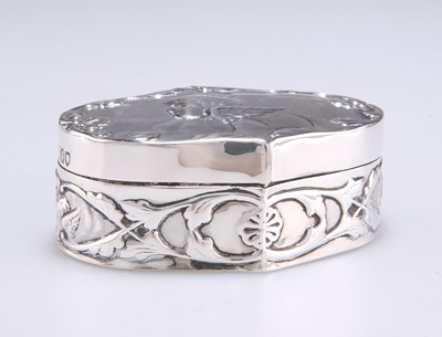 Lot 1273 - A LATE VICTORIAN SILVER RING BOX