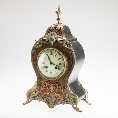 Lot 405 - A 19TH CENTURY FRENCH BOULLE MANTEL CLOCK