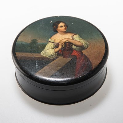 Lot 312 - AN ENGLISH PAPIER-MÂCHÉ SNUFF BOX