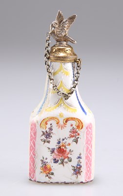 Lot 275 - A BILSTON ENAMEL GILT-METAL MOUNTED SCENT BOTTLE