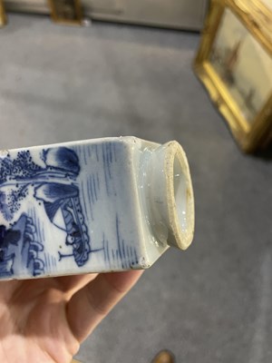 Lot 212 - A CHINESE BLUE AND WHITE RED CLIFFS TYPE VASE