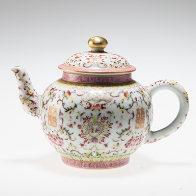 Lot 167 - A CHINESE FAMILLE ROSE 'LOTUS' TEAPOT