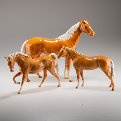 Lot 74 - A GROUP OF PALOMINO BESWICK HORSES