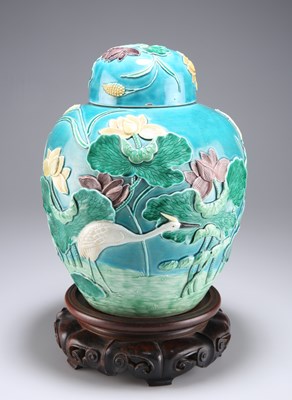 Lot 171 - A 19TH CENTURY CHINESE FAHUA JAR AND COVER