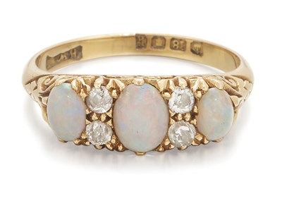 Lot 1660 - AN EDWARDIAN 18 CARAT GOLD OPAL AND DIAMOND RING