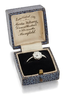 Lot 2132 - A SOLITAIRE OLD-CUT DIAMOND RING
