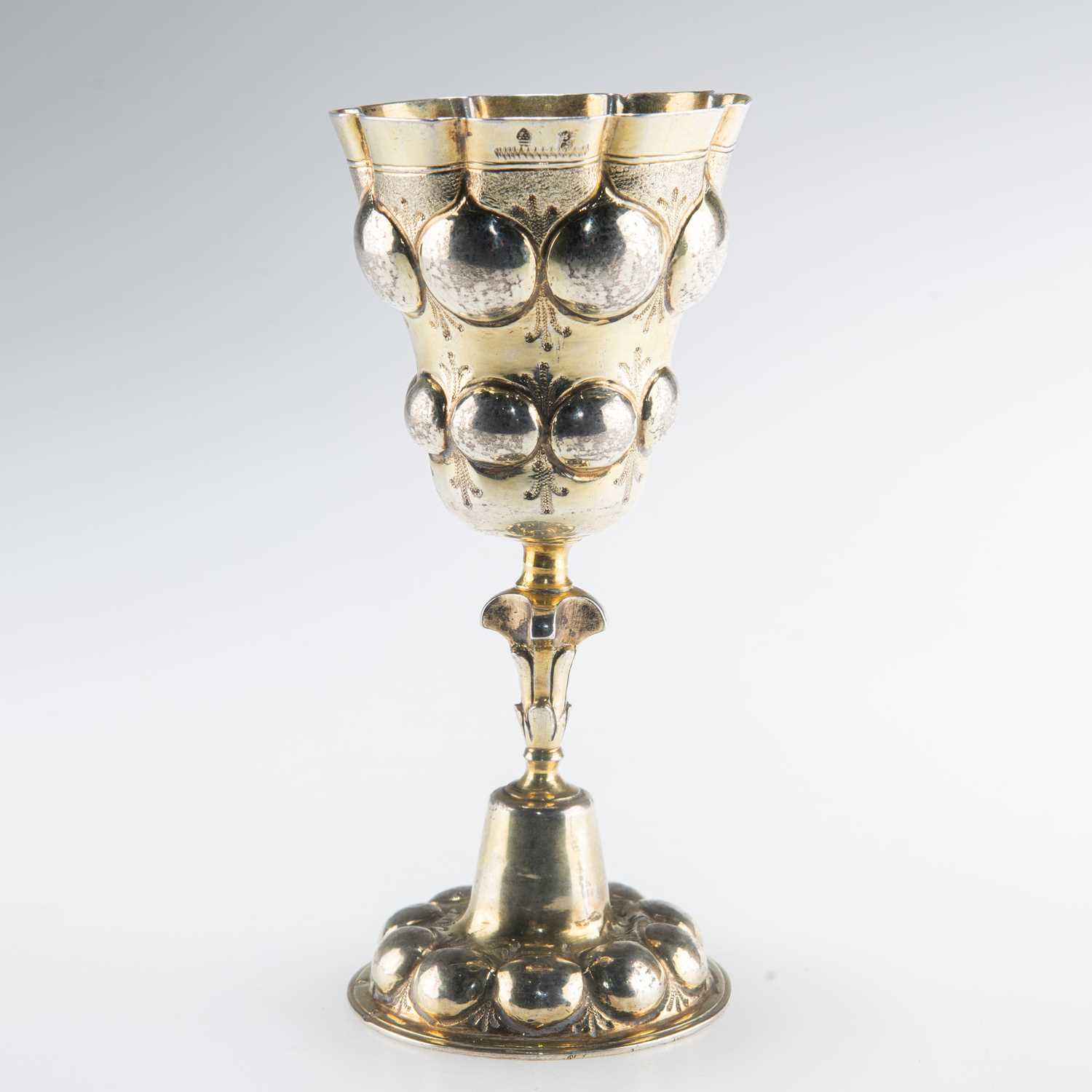 Lot 1048 - A 17TH CENTURY GERMAN SILVER-GILT CUP