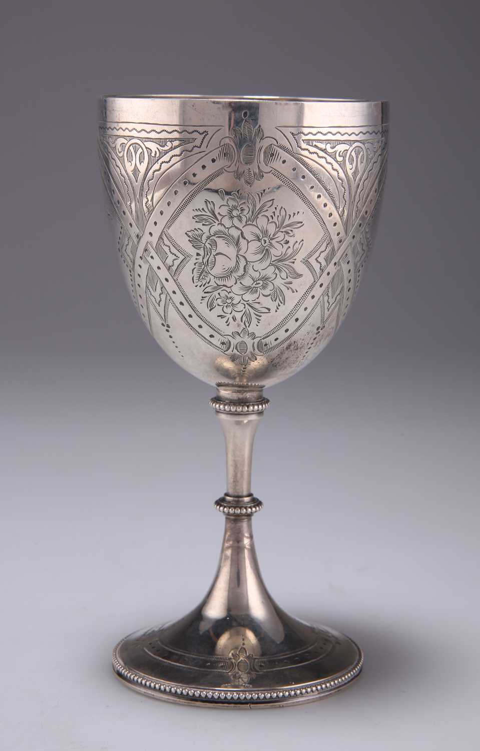 Lot 1253 - A VICTORIAN SILVER GOBLET