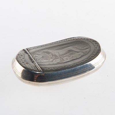 Lot 1317 - A GEORGE III SILVER SNUFF BOX