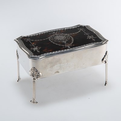 Lot 1198 - AN EDWARDIAN SILVER AND TORTOISESHELL JEWELLERY BOX