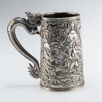 Lot 1029 - A 19TH CENTURY CHINESE EXPORT SILVER MUG