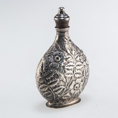 Lot 1266 - A VICTORIAN SILVER SCENT FLASK