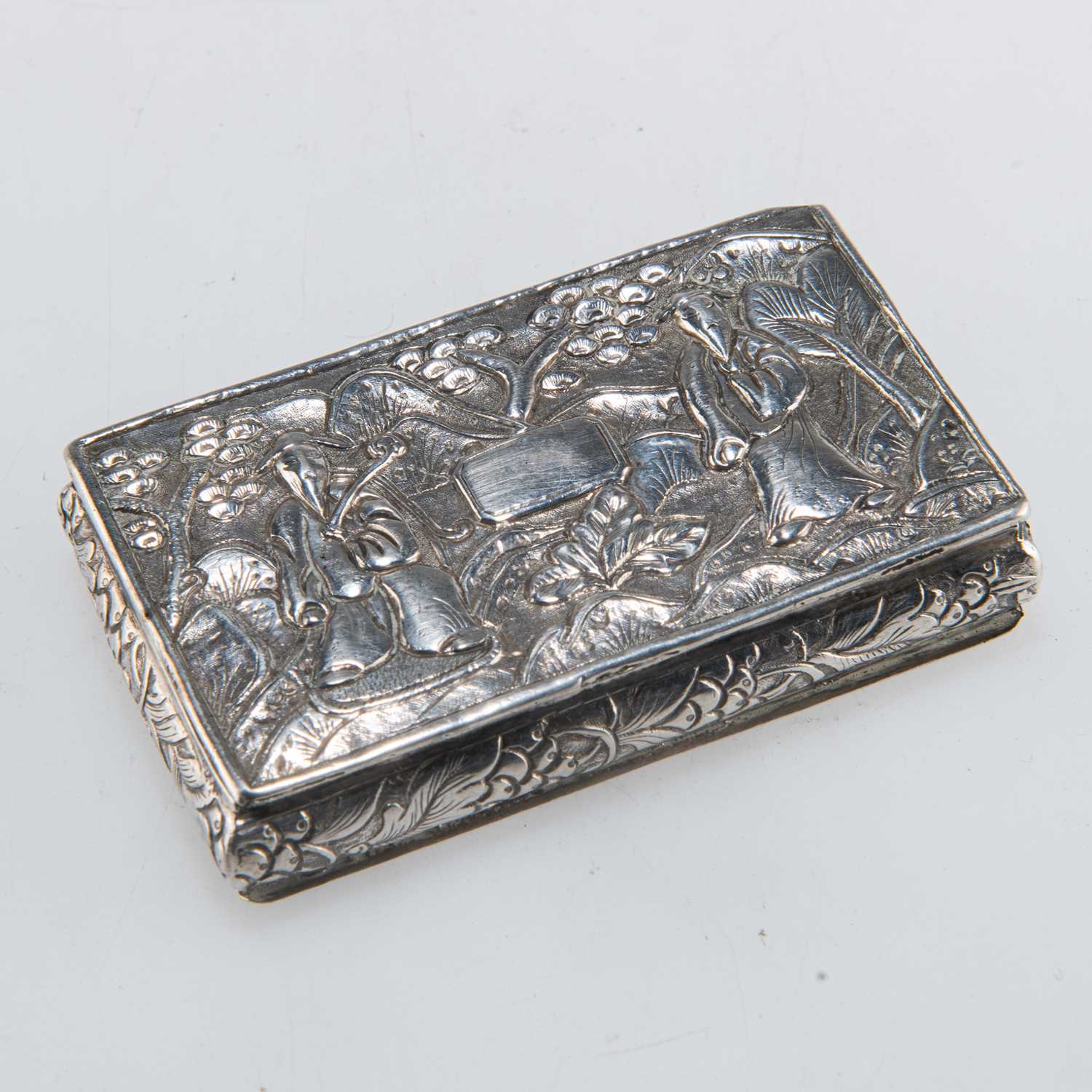 Lot 1027 - A 19TH CENTURY CHINESE EXPORT SILVER SNUFF