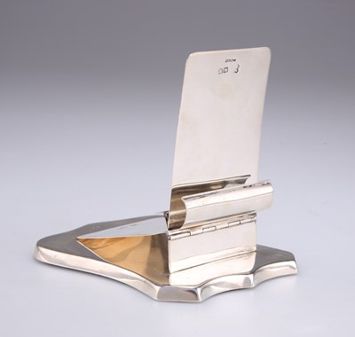 Lot 1222 - A VICTORIAN SILVER NOTEPAD HOLDER