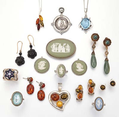 Lot 1528 - A QUANTITY OF SILVER AND OTHER JEWELLERY