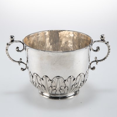 Lot 1361 - A CHARLES II SILVER PORRINGER