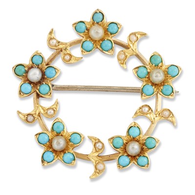 Lot 1626 - A LATE 19TH CENTURY TURQUOISE AND SEED PEARL WREATH BROOCH