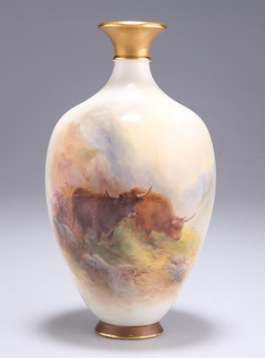 Lot 127 - A ROYAL WORCESTER VASE