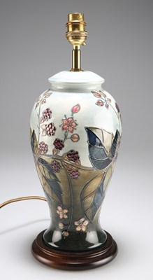 Lot 120 - A MOORCROFT 'BRAMBLE' PATTERN TABLE LAMP