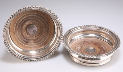 Lot 1021 - A PAIR OF OLD SHEFFIELD PLATE WINE COASTERS