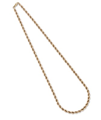 Lot 2284 - A 9 CARAT GOLD ROPE CHAIN NECKLACE