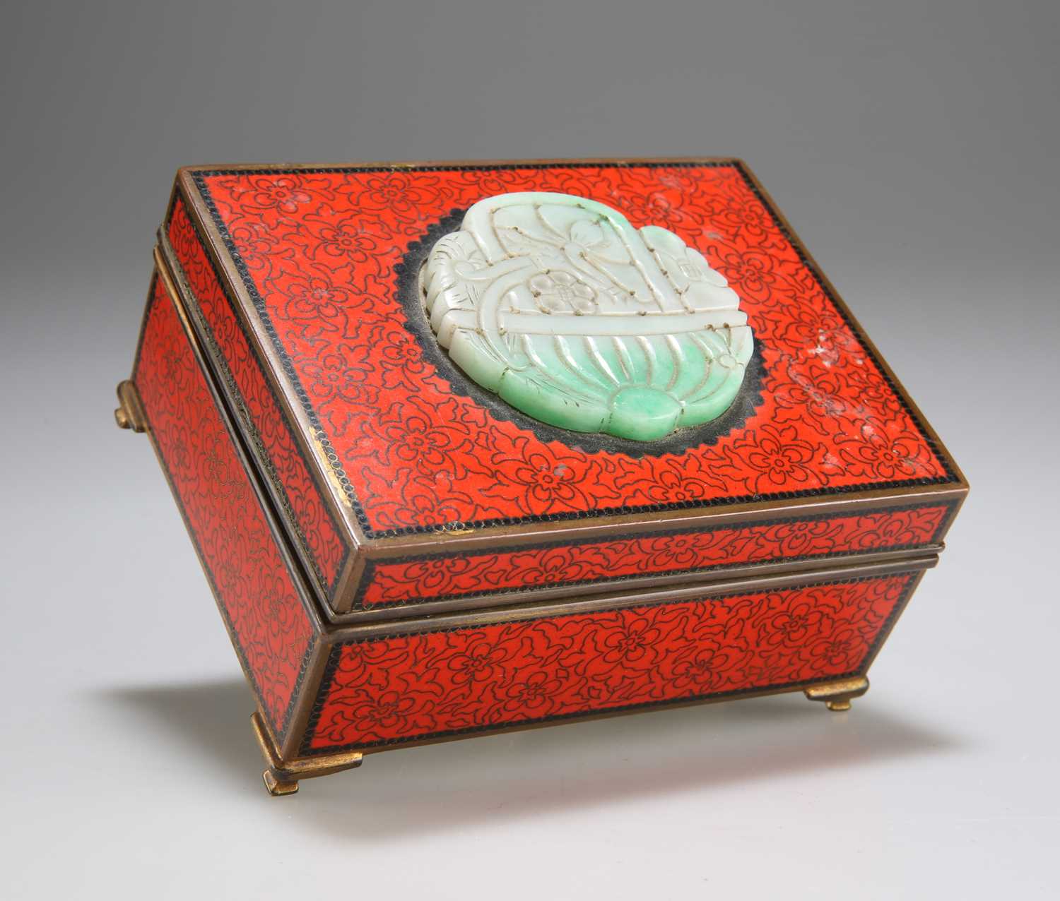 Lot 195 - A JAPANESE ENAMEL BOX, EARLY 20TH CENTURY