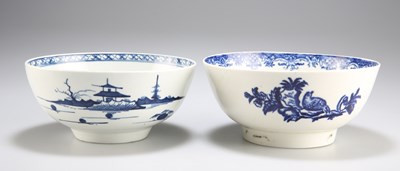 Lot 93 - A SETH PENNINGTON (LIVERPOOL) BOWL AND A WORCESTER BOWL