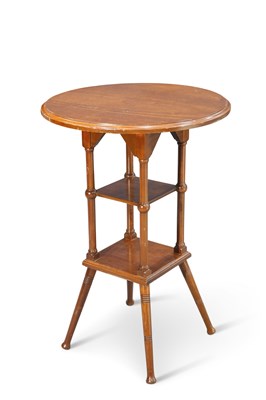 Lot 600 - AN ARTS AND CRAFTS WALNUT OCCASIONAL TABLE