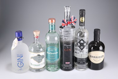 Lot 30 - MIXED LOT OF UK GINS