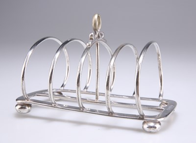 Lot 1396 - † A GEORGE V SILVER TOAST RACK