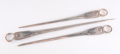 Lot 1221 - † THREE VICTORIAN SILVER MEAT SKEWERS