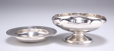 Lot 1384 - † TWO ELIZABETH II SILVER DISHES, AMPLEFORTH C.C.F