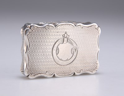 Lot 1284 - A VICTORIAN SILVER SNUFF BOX