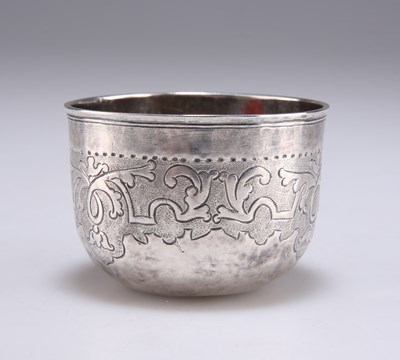 Lot 1259 - AN 18TH CENTURY RUSSIAN SILVER TUMBLER CUP