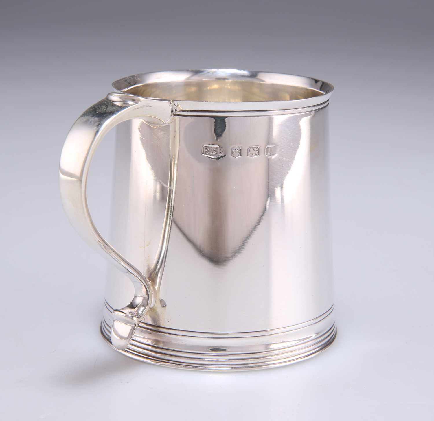 Lot 1071 - A GEORGE VI SILVER MUG