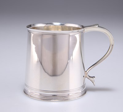 Lot 1071 - A GEORGE VI SILVER MUG