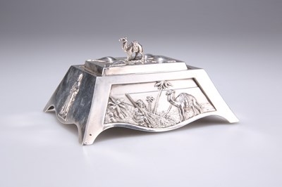 Lot 1260 - AN EDWARDIAN SILVER BOX